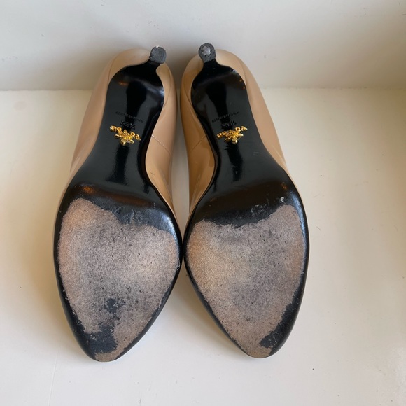 Authentic PRADA Beige Nude Patent Leather Round Toe Stiletto Heel Pump Size 39.5 - Picture 5 of 12